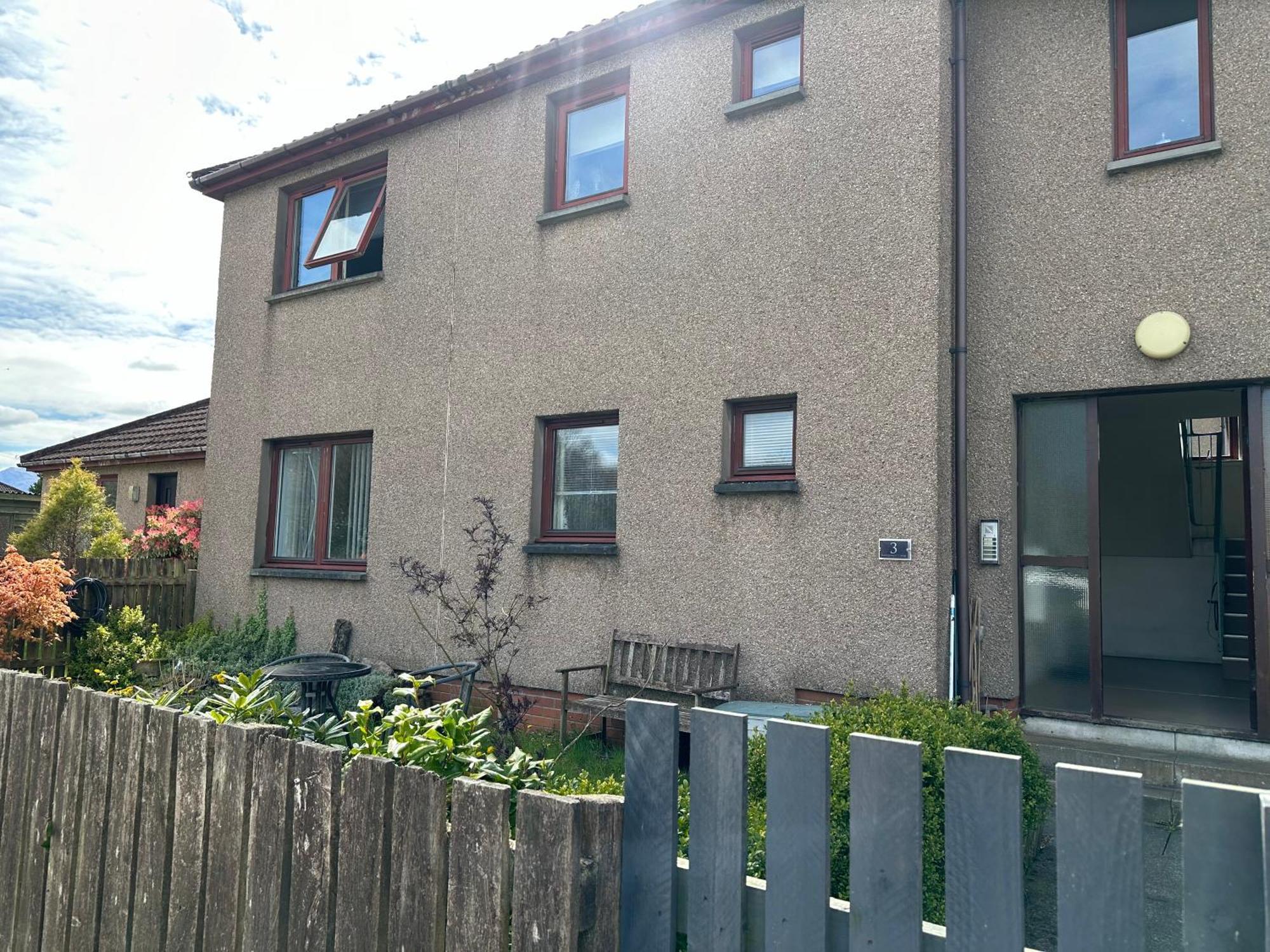 Skye'S Place Caol Exterior photo
